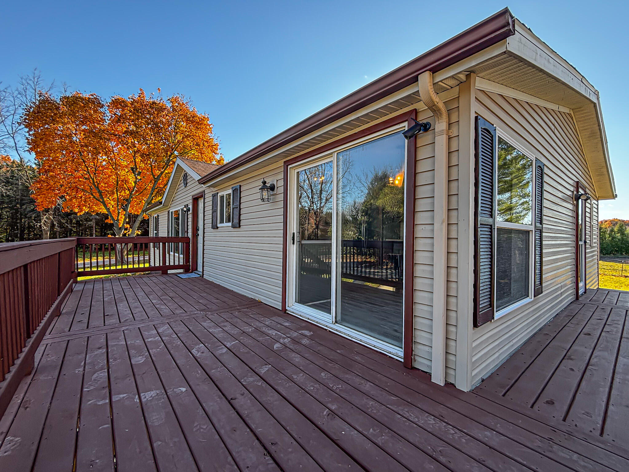 N8538 River Road Watertown, WI 53094 - Photo 23 of 44 Wrap around deck