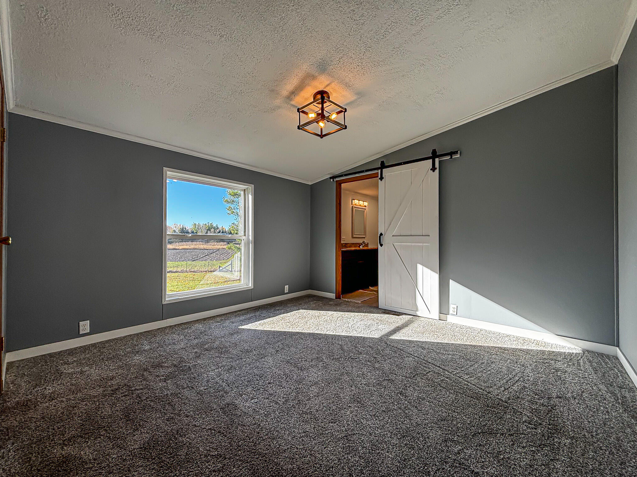 N8538 River Road Watertown, WI 53094 - Photo 30 of 44 Master Bedroom