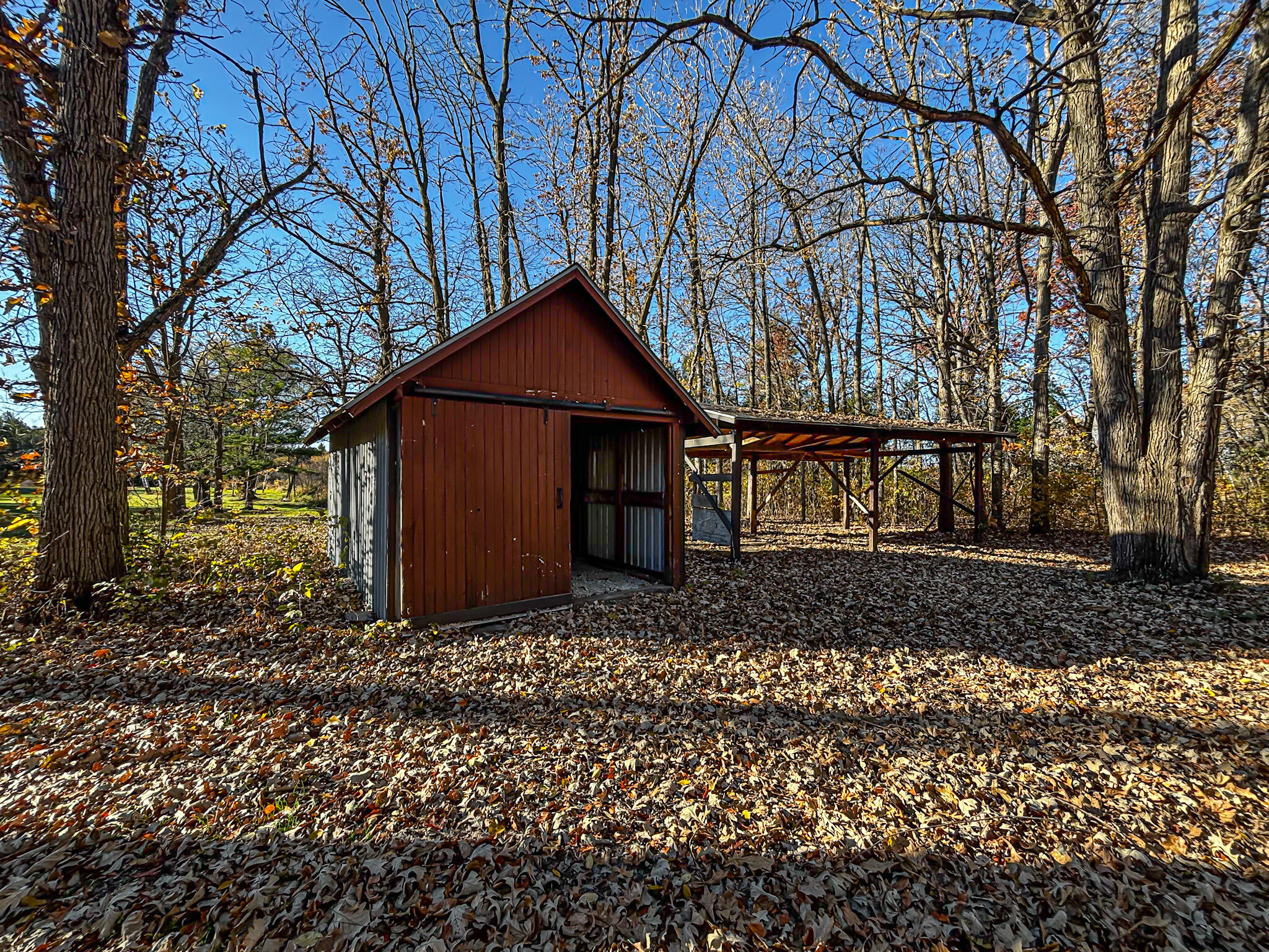 N8538 River Road Watertown, WI 53094 - Photo 10 of 44 Wood Shed