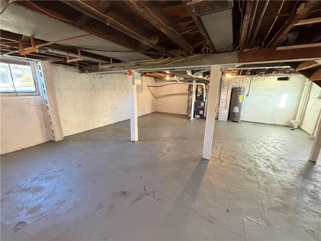 320 Reis Street New Castle, PA 16101 - Photo 26 of 28 a view of empty room