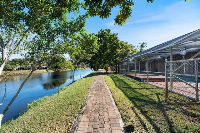 $11,000 | 8281 Southwest 84th Terrace, Miami, FL 33143