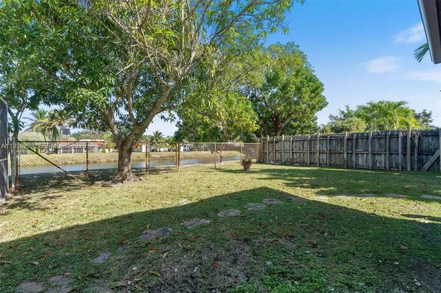 $11,000 | 8281 Southwest 84th Terrace, Miami, FL 33143