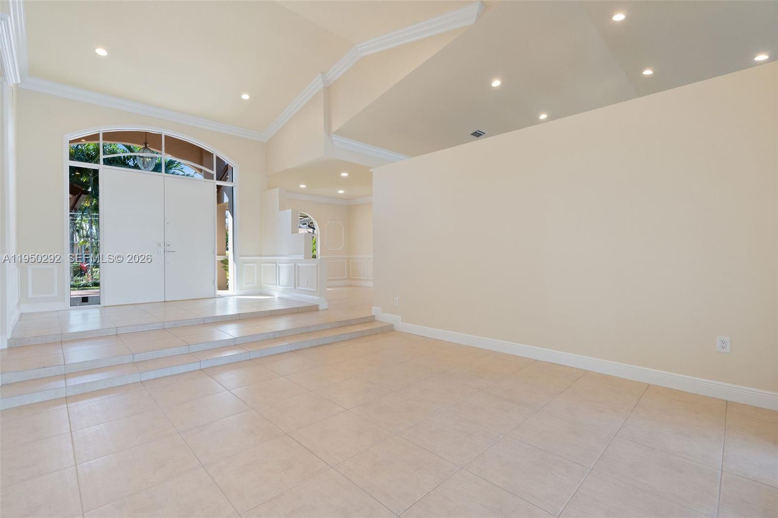 8281 Southwest 84th Terrace Miami, FL 33143 - Photo 5 of 38