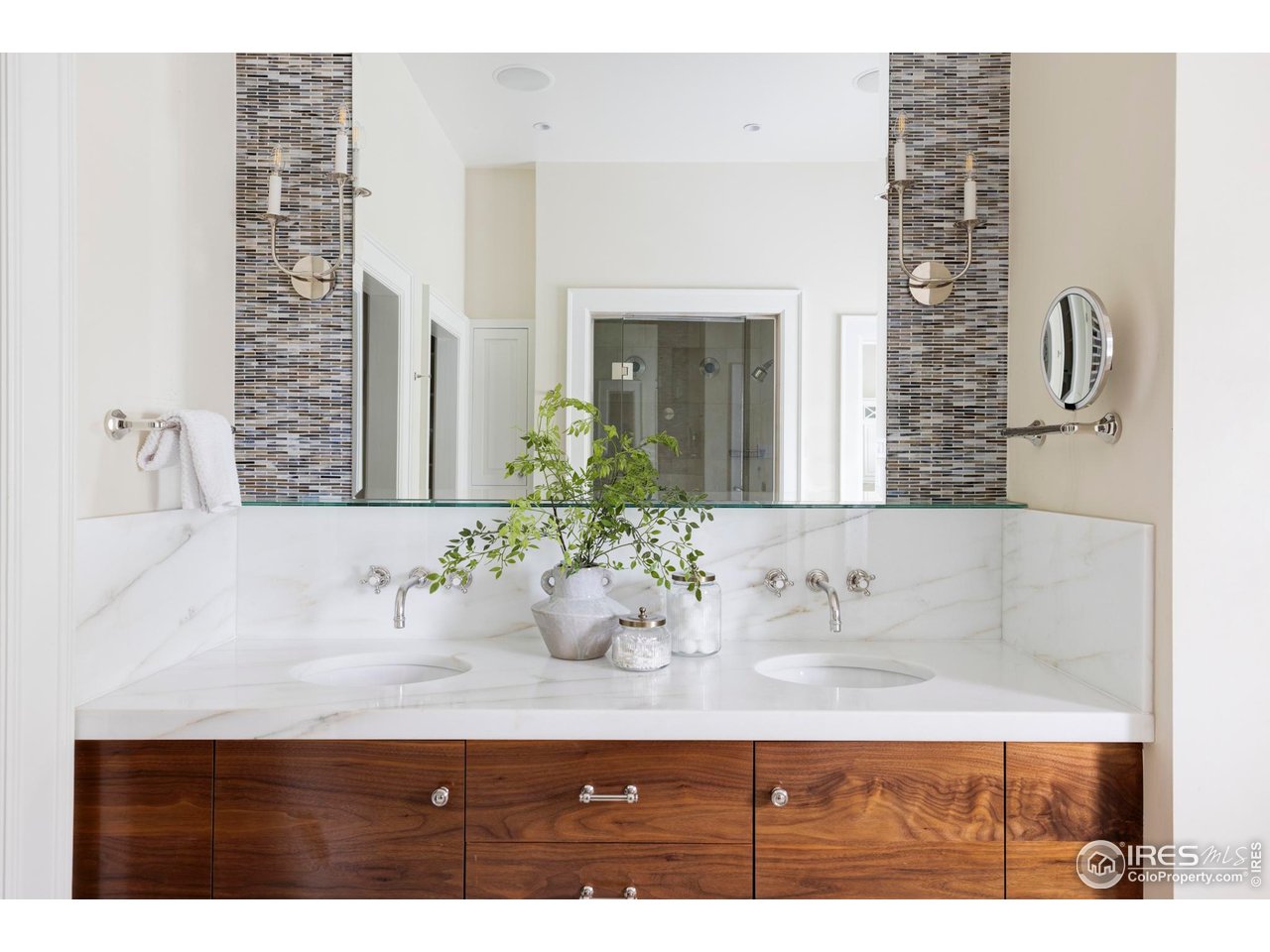 3189 5th Street Boulder, CO 80304 - Photo 16 of 37 a bathroom with a sink and a mirror