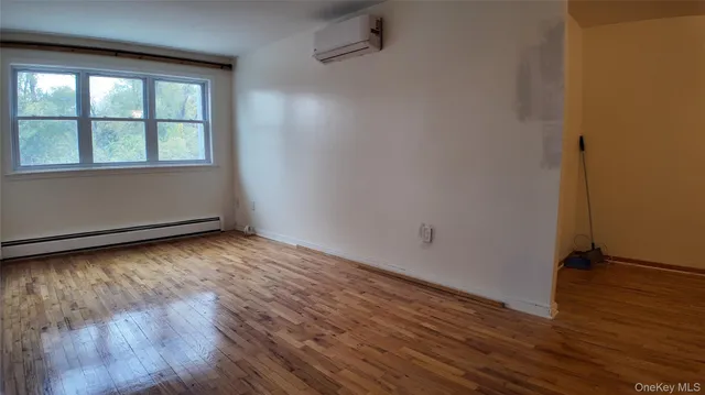 $2,700 | 420 Screvin Avenue | Castle Hill