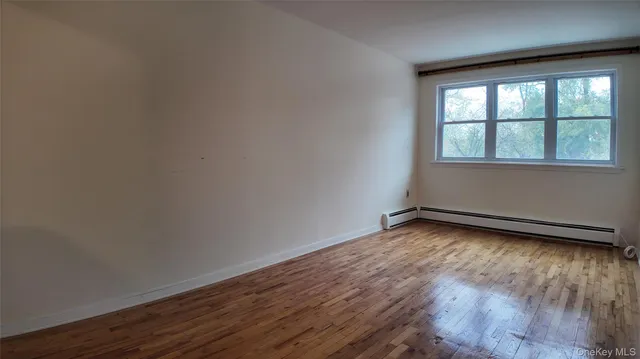 $2,700 | 420 Screvin Avenue | Castle Hill