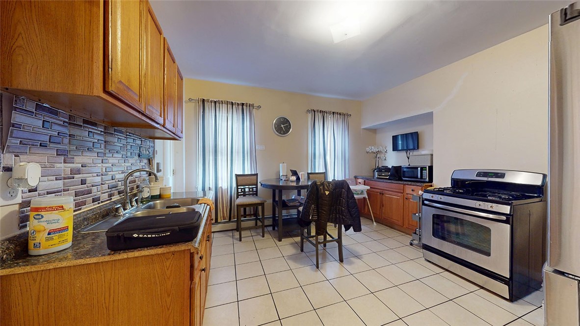 54 Joslin Street Providence, RI 02909 - Photo 6 of 48