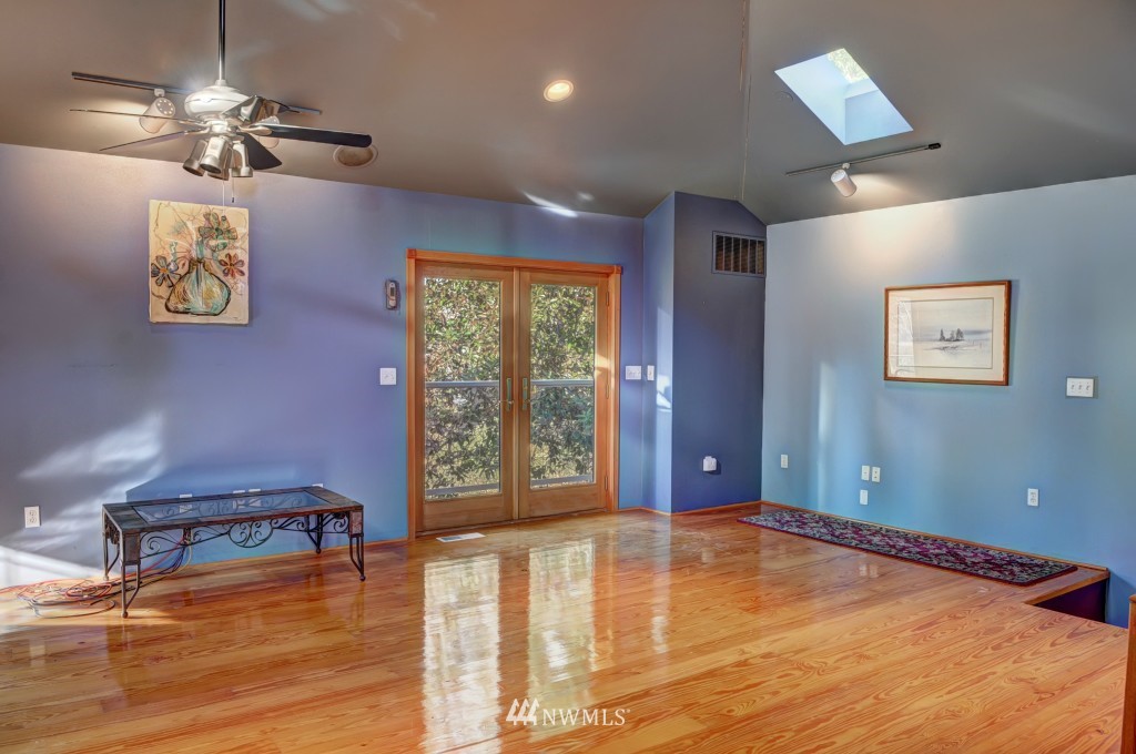 15345 Virginia Point Road Northeast Poulsbo, WA 98370 - Photo 14 of 20 Gallery Image 14