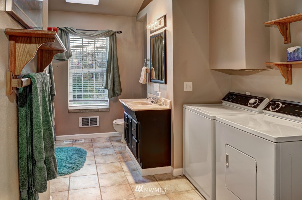 15345 Virginia Point Road Northeast Poulsbo, WA 98370 - Photo 17 of 20 Gallery Image 17