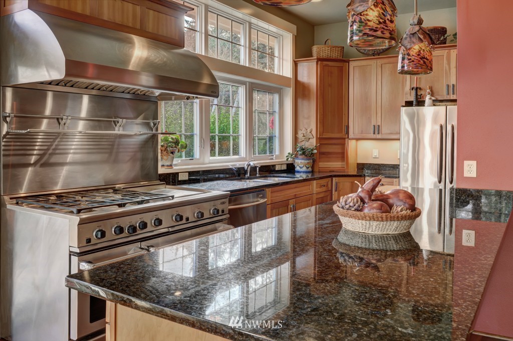 15345 Virginia Point Road Northeast Poulsbo, WA 98370 - Photo 5 of 20 Gallery Image 5
