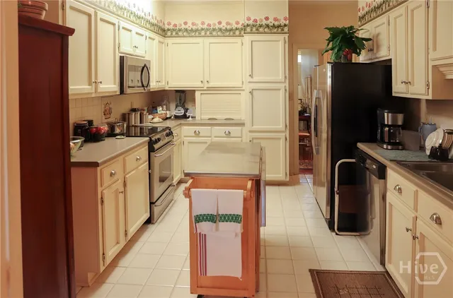 $425,000 | 127 North Stratford Drive, Athens, GA 30605