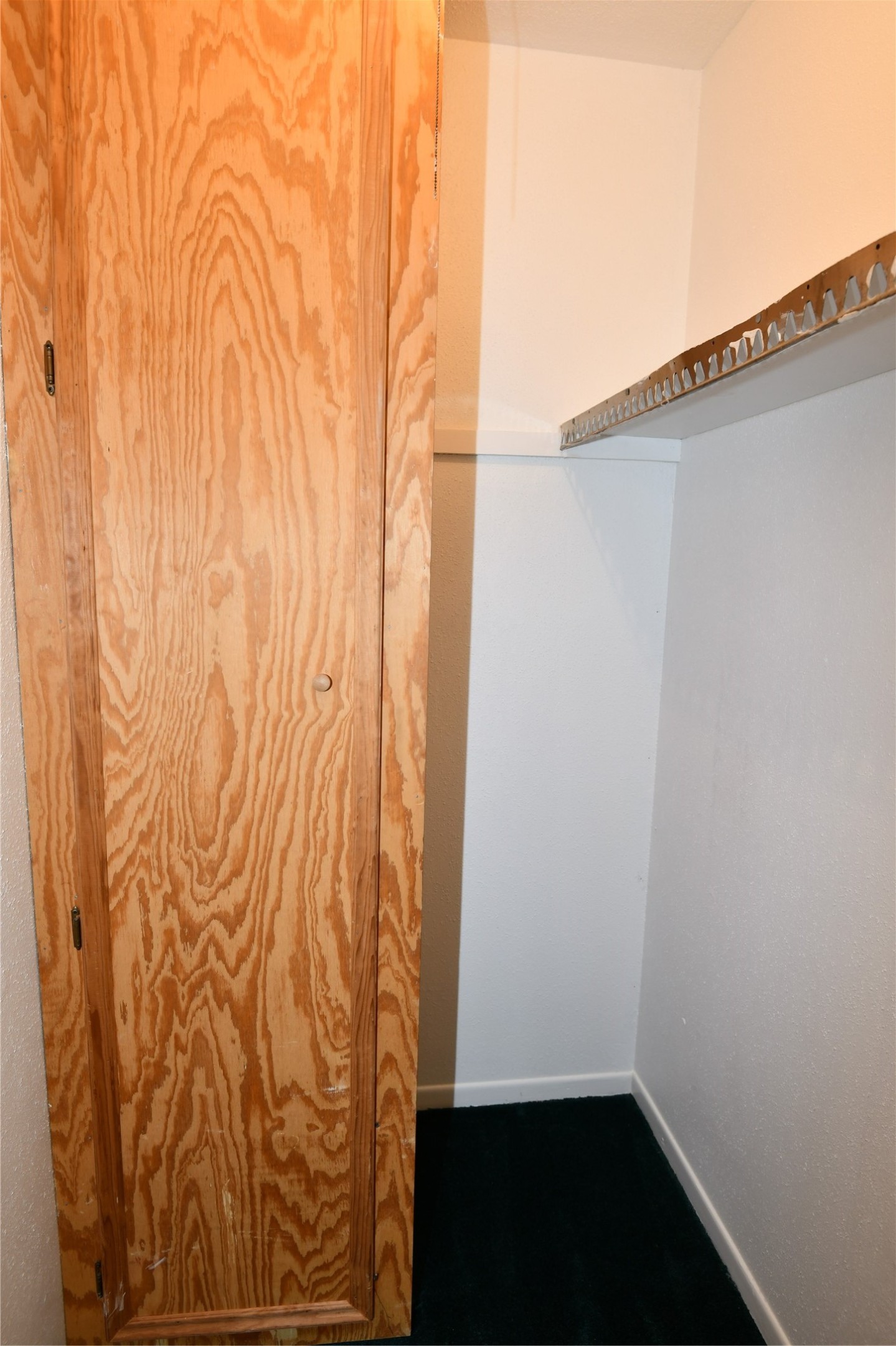 8518 Rinn Street Houston, TX 77078 - Photo 19 of 32 Bedroom 2 Closet