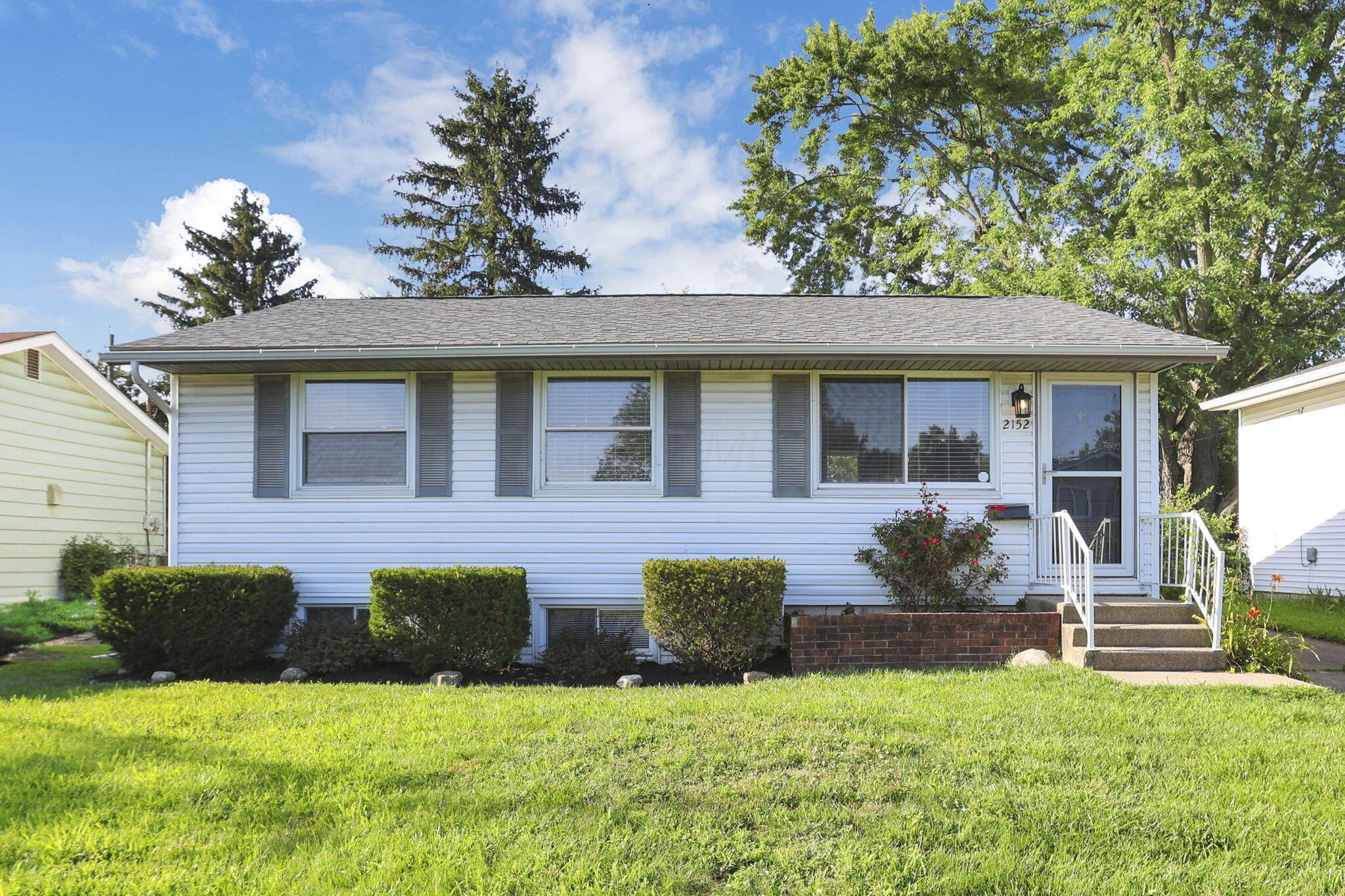 2152 Brookfield Road Columbus, OH 43229 - Photo 3 of 30 2-web-or-mls-2-print-7W3A3754-2 - Copy