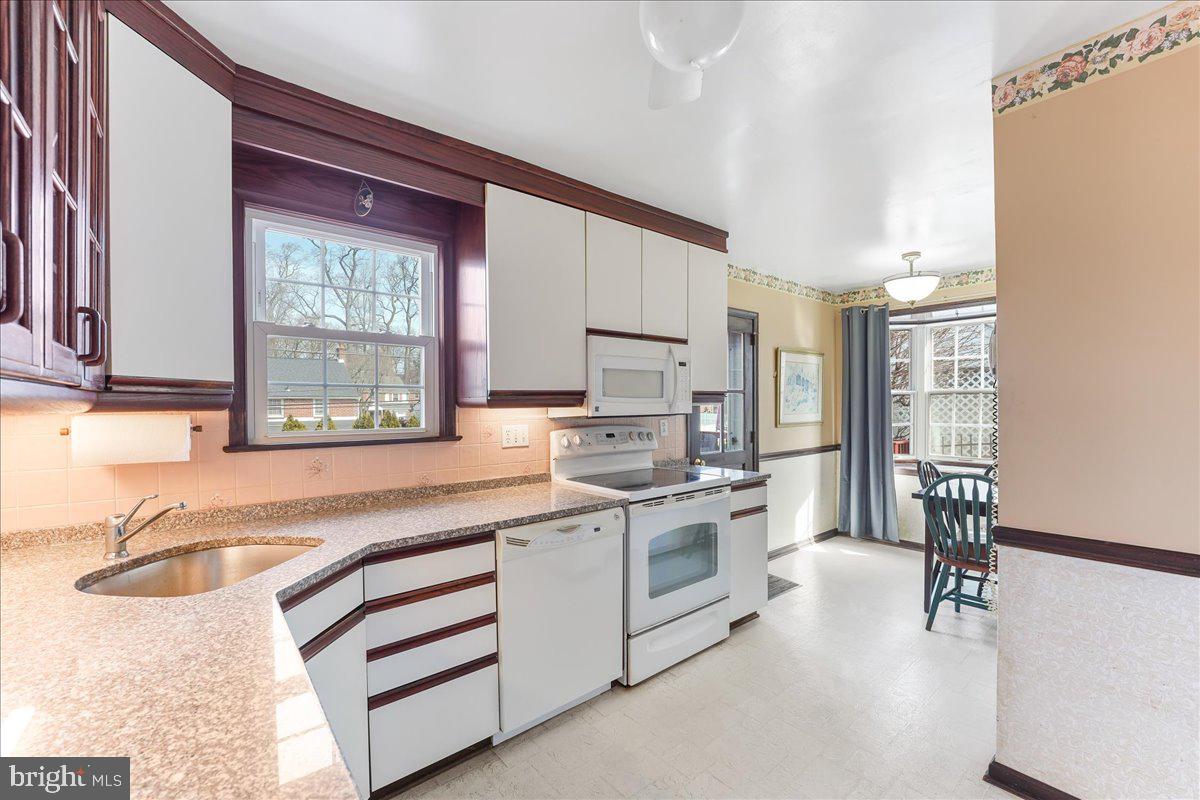 241 Signal Road Drexel Hill, PA 19026 - Photo 8 of 30