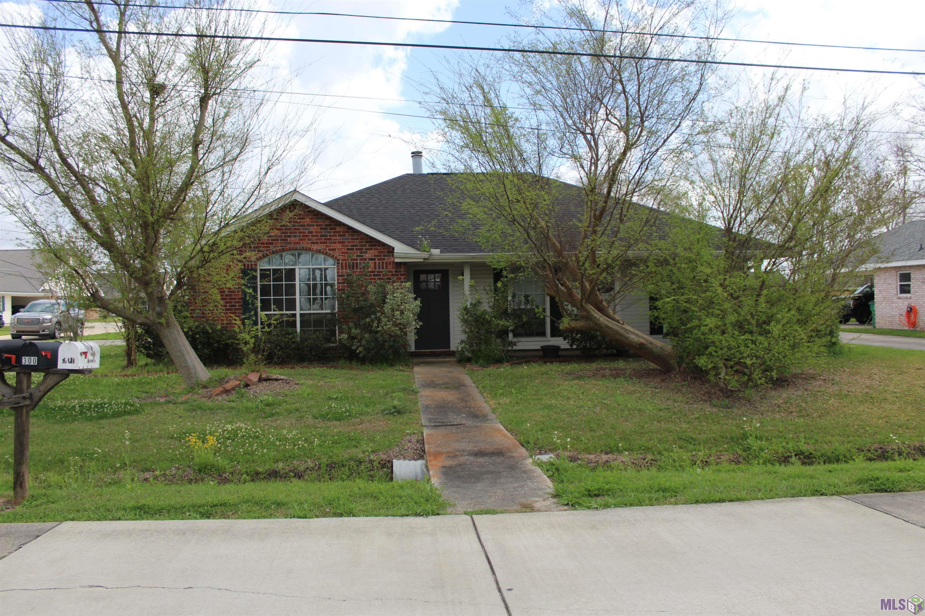 301 Aspen Drive Raceland, LA 70394 - Photo 1 of 21