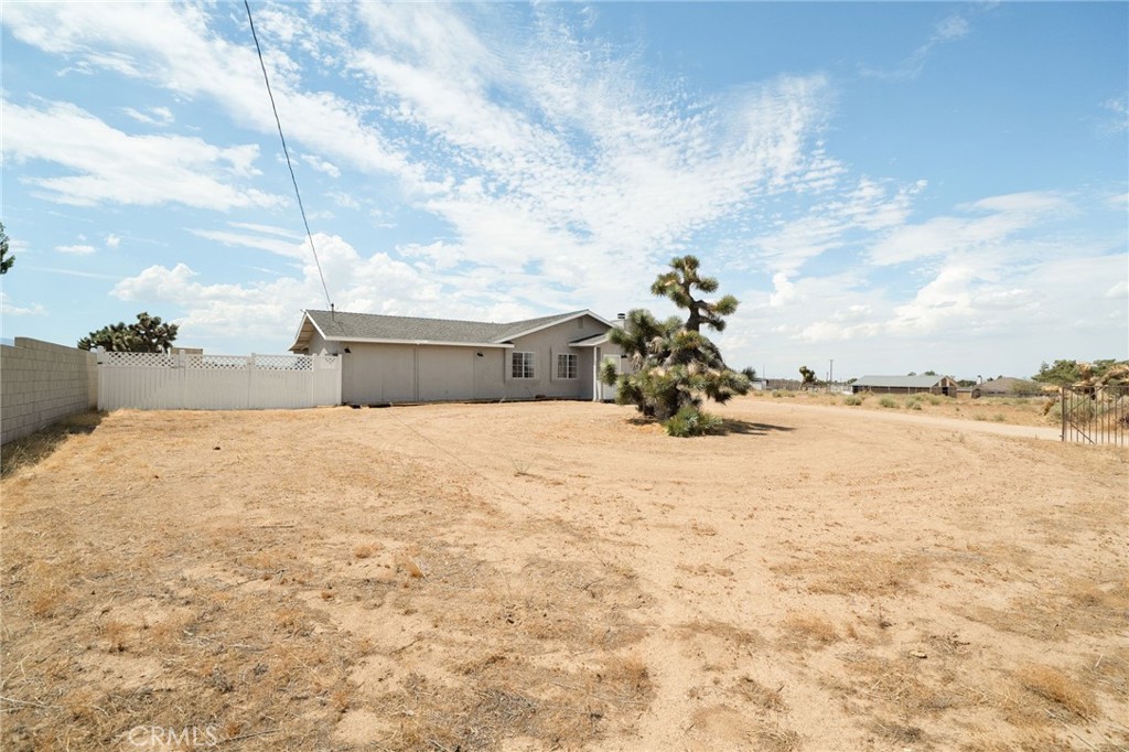 9846 Sunny Vista Road Phelan, CA 92371 - Photo 2 of 34