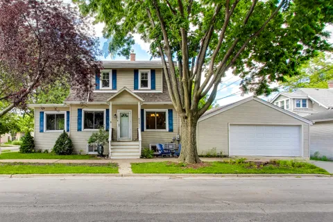 $399,000 | 834 Carpenter Avenue, Oak Park, IL 60304