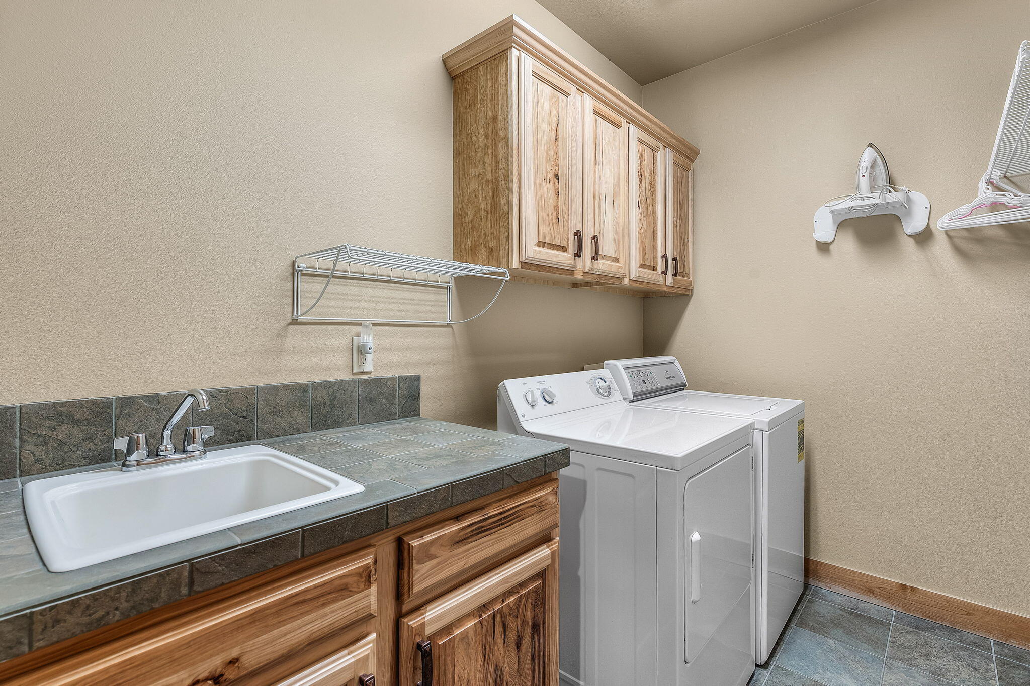863 Southwest Blakely Road Bend, OR 97702 - Photo 22 of 33 Laundry Room