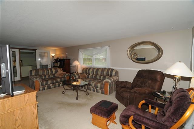 131 Gump Road East Fort Wayne, IN 46845 - Photo 3 of 30
