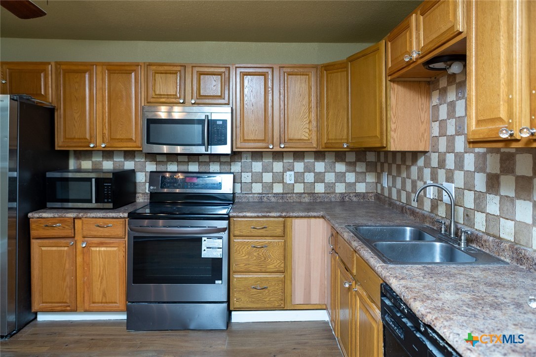 1402 Toliver Street Killeen, TX 76541 - Photo 12 of 44