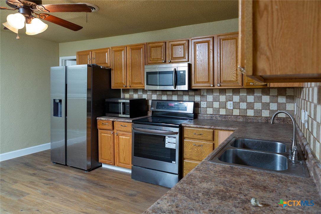 1402 Toliver Street Killeen, TX 76541 - Photo 13 of 44