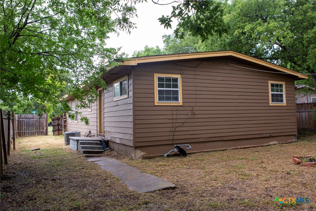 1402 Toliver Street Killeen, TX 76541 - Photo 42 of 44