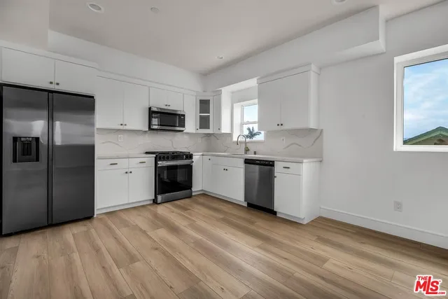 $3,368 | 4701 Saturn Street, Unit 3/4, Los Angeles, CA 90019