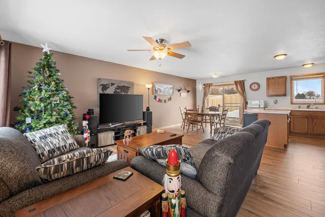 $385,000 | 1580 Foxtail Drive, Hartford, WI 53027