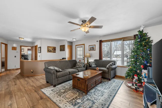 $385,000 | 1580 Foxtail Drive, Hartford, WI 53027