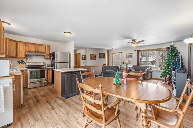 $385,000 | 1580 Foxtail Drive, Hartford, WI 53027