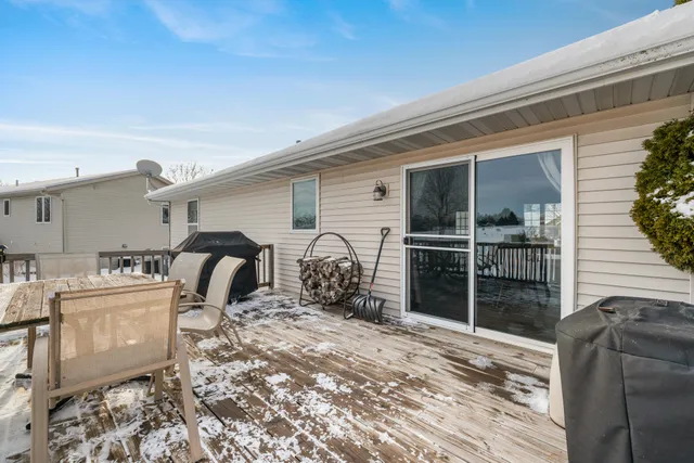 $385,000 | 1580 Foxtail Drive, Hartford, WI 53027