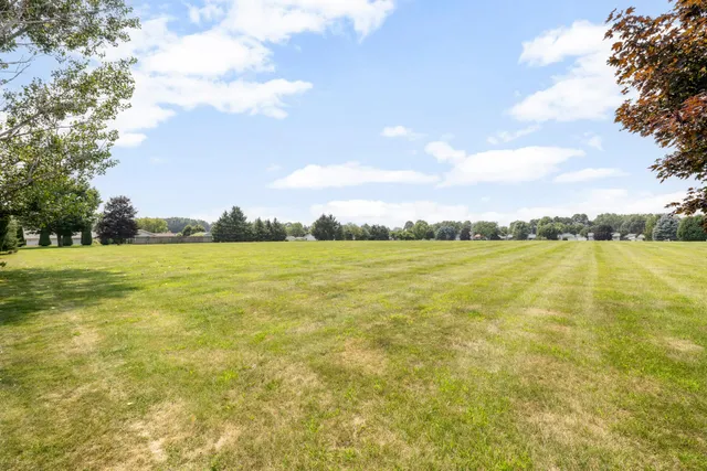 $385,000 | 1580 Foxtail Drive, Hartford, WI 53027