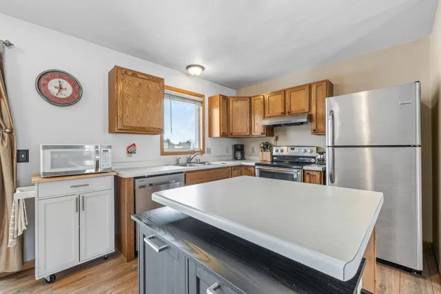 $385,000 | 1580 Foxtail Drive, Hartford, WI 53027