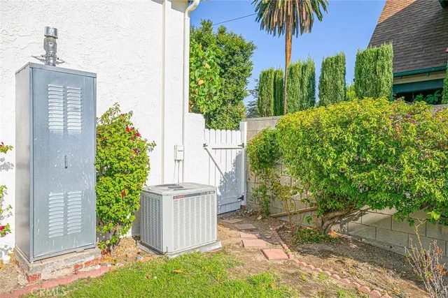 $4,700 | 1606 Bel Aire Drive, Glendale, CA 91201