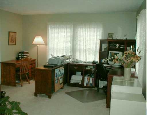 515 Meade Drive McKees Rocks, PA 15136 - Photo 2 of 7 Living Room.