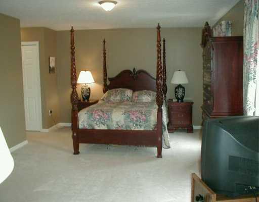 515 Meade Drive McKees Rocks, PA 15136 - Photo 6 of 7 Master Bedroom.