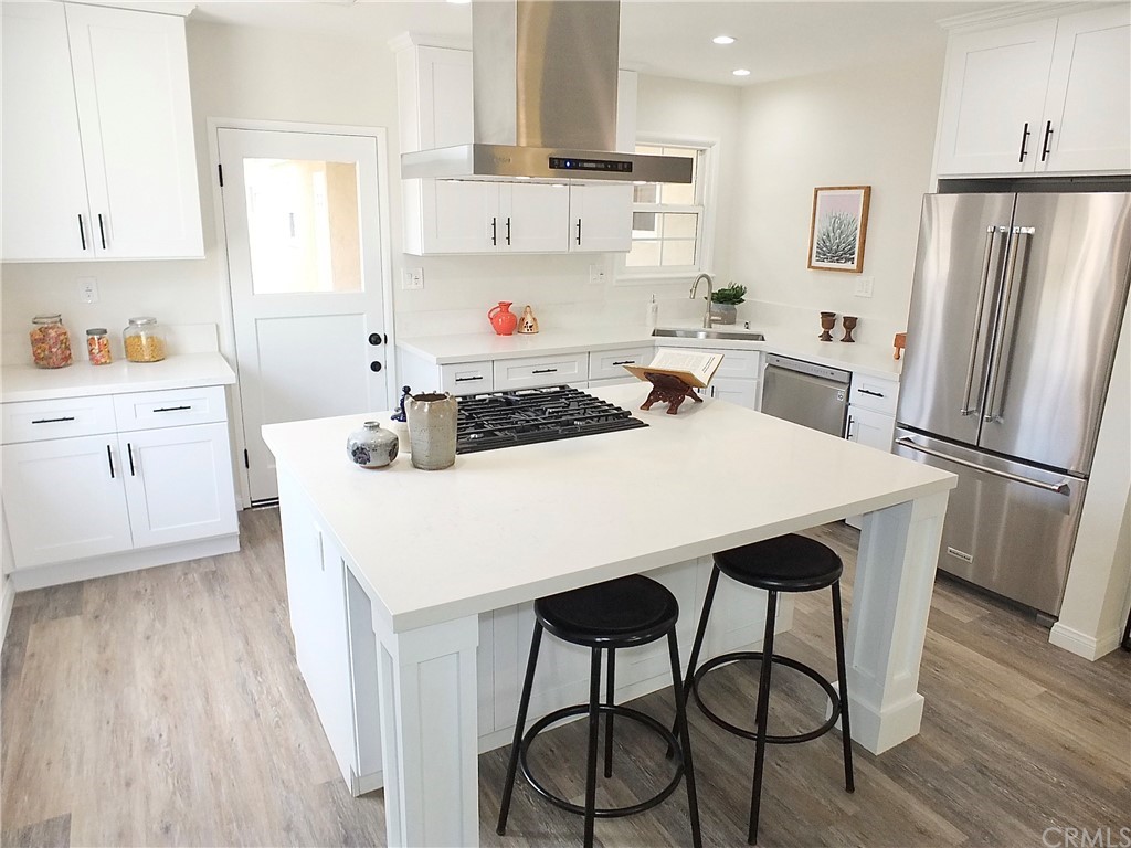 3758 Chatwin Avenue Long Beach, CA 90808 - Photo 11 of 54