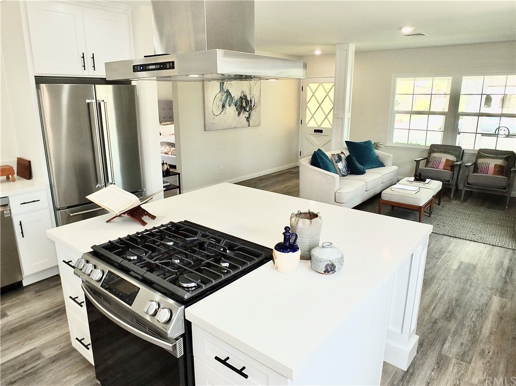 3758 Chatwin Avenue Long Beach, CA 90808 - Photo 8 of 54