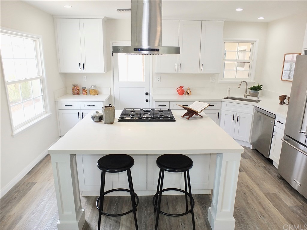 3758 Chatwin Avenue Long Beach, CA 90808 - Photo 10 of 54