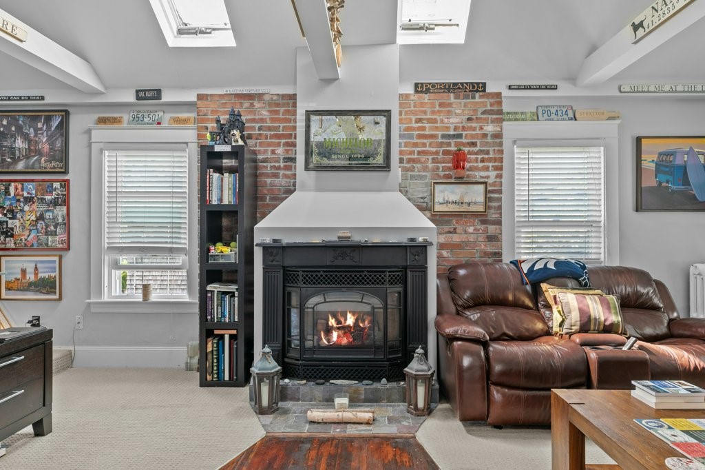 21 Slocum Street, Unit 2 Newport, RI 02840 - Photo 1 of 15