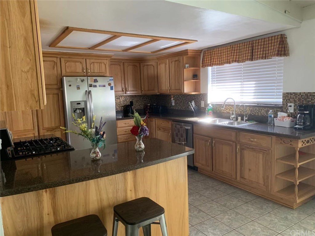 5053 Roundup Road Norco, CA 92860 - Photo 15 of 71 kitchen and breakfast bar