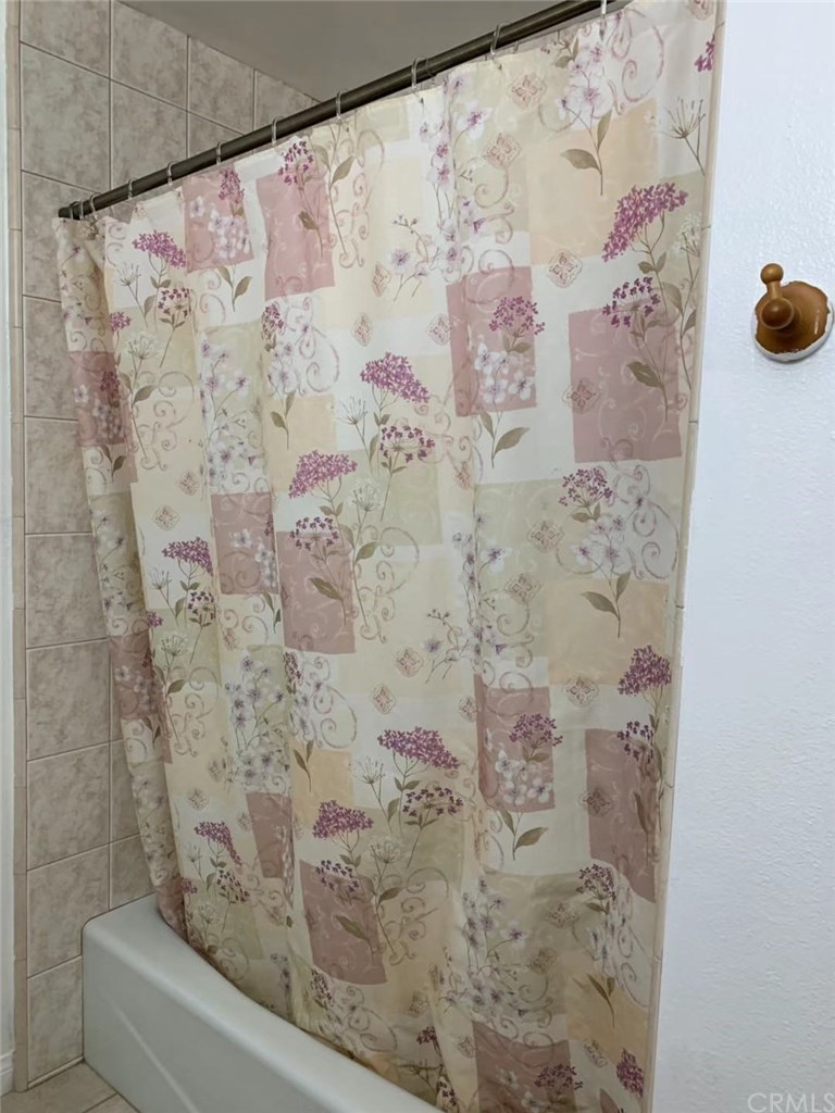 5053 Roundup Road Norco, CA 92860 - Photo 34 of 71 hallway bathtub