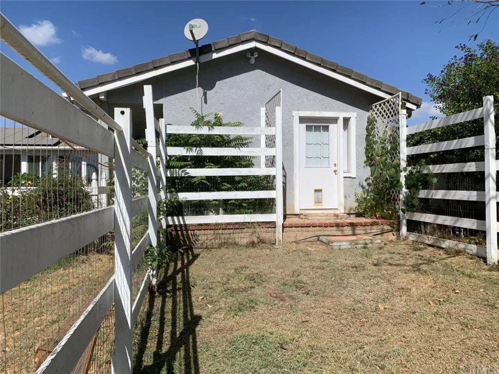 5053 Roundup Road Norco, CA 92860 - Photo 70 of 71 small yard for guest house
