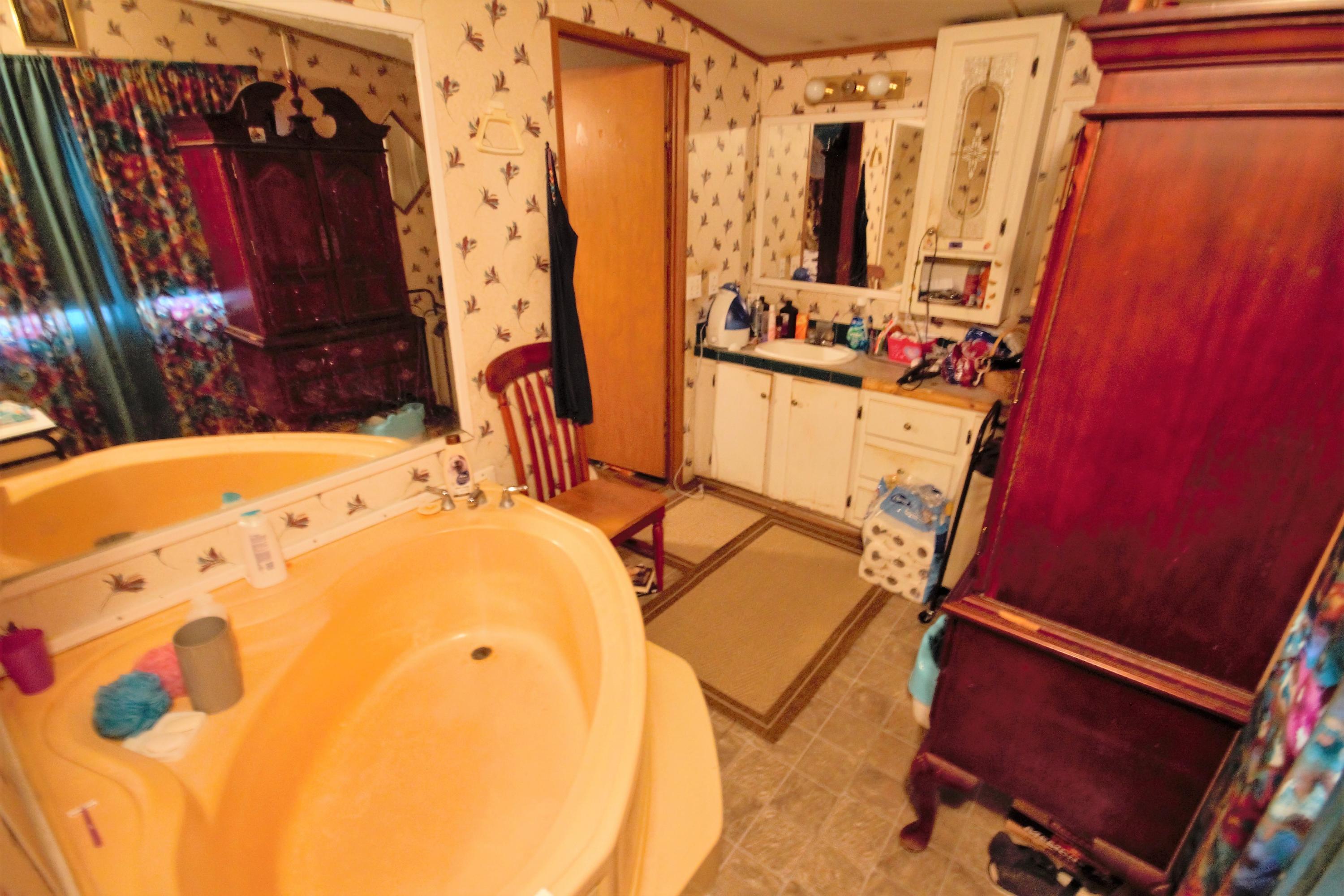 110 Conducive Way Bonneau, SC 29431 - Photo 8 of 13 Master Bathroom