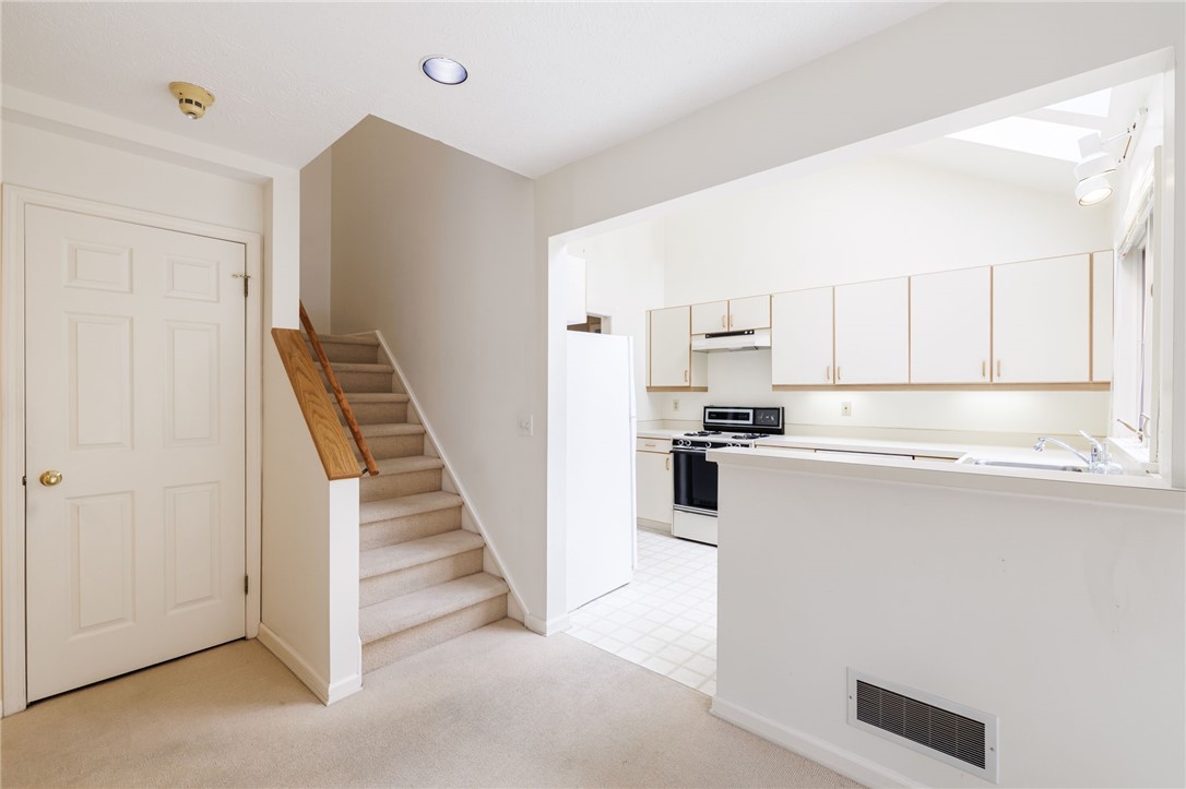 223 Highland Parkway Rochester, NY 14620 - Photo 11 of 29