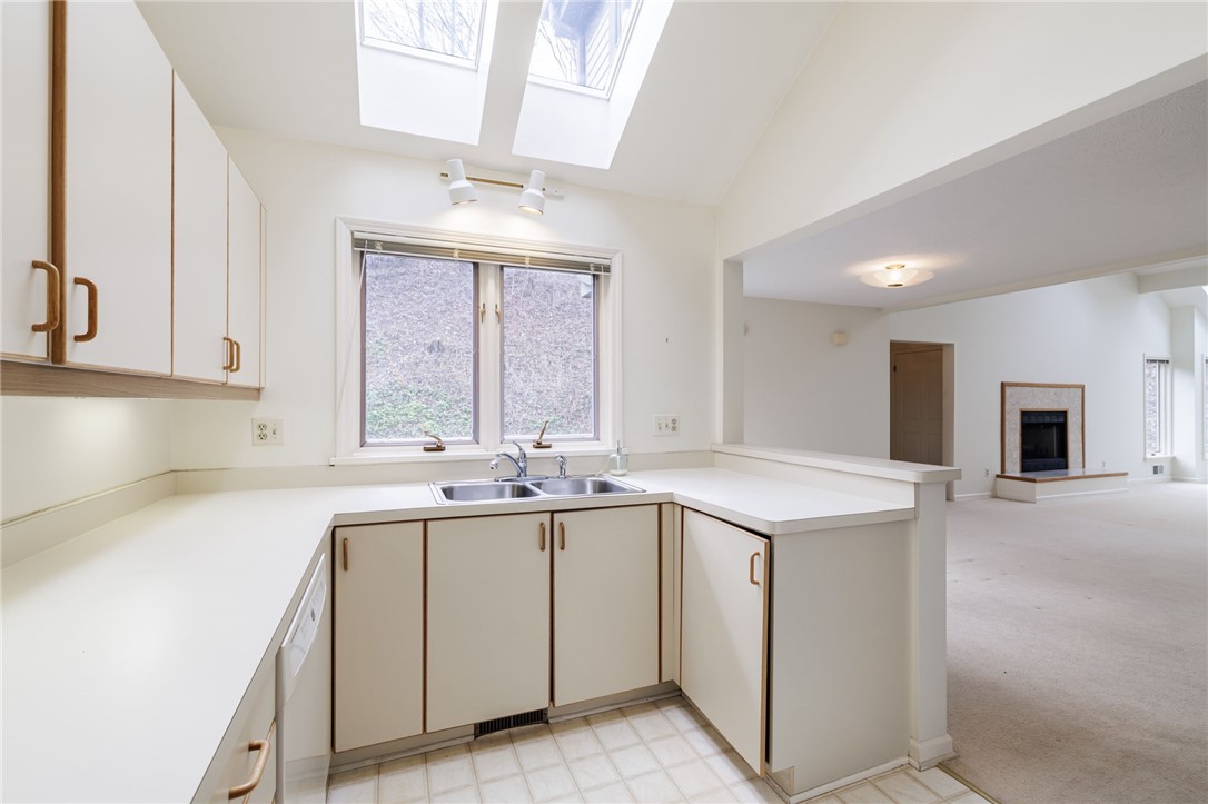 223 Highland Parkway Rochester, NY 14620 - Photo 13 of 29