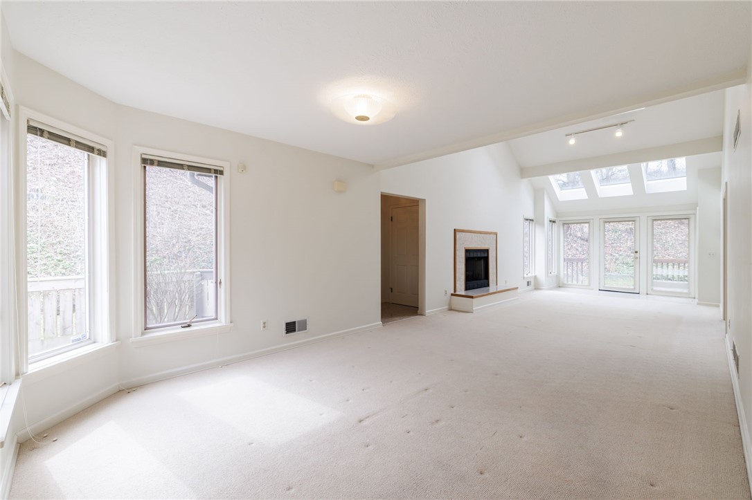 223 Highland Parkway Rochester, NY 14620 - Photo 5 of 29 Light and bright dining/living room area