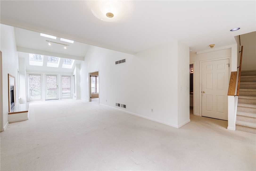 223 Highland Parkway Rochester, NY 14620 - Photo 10 of 29