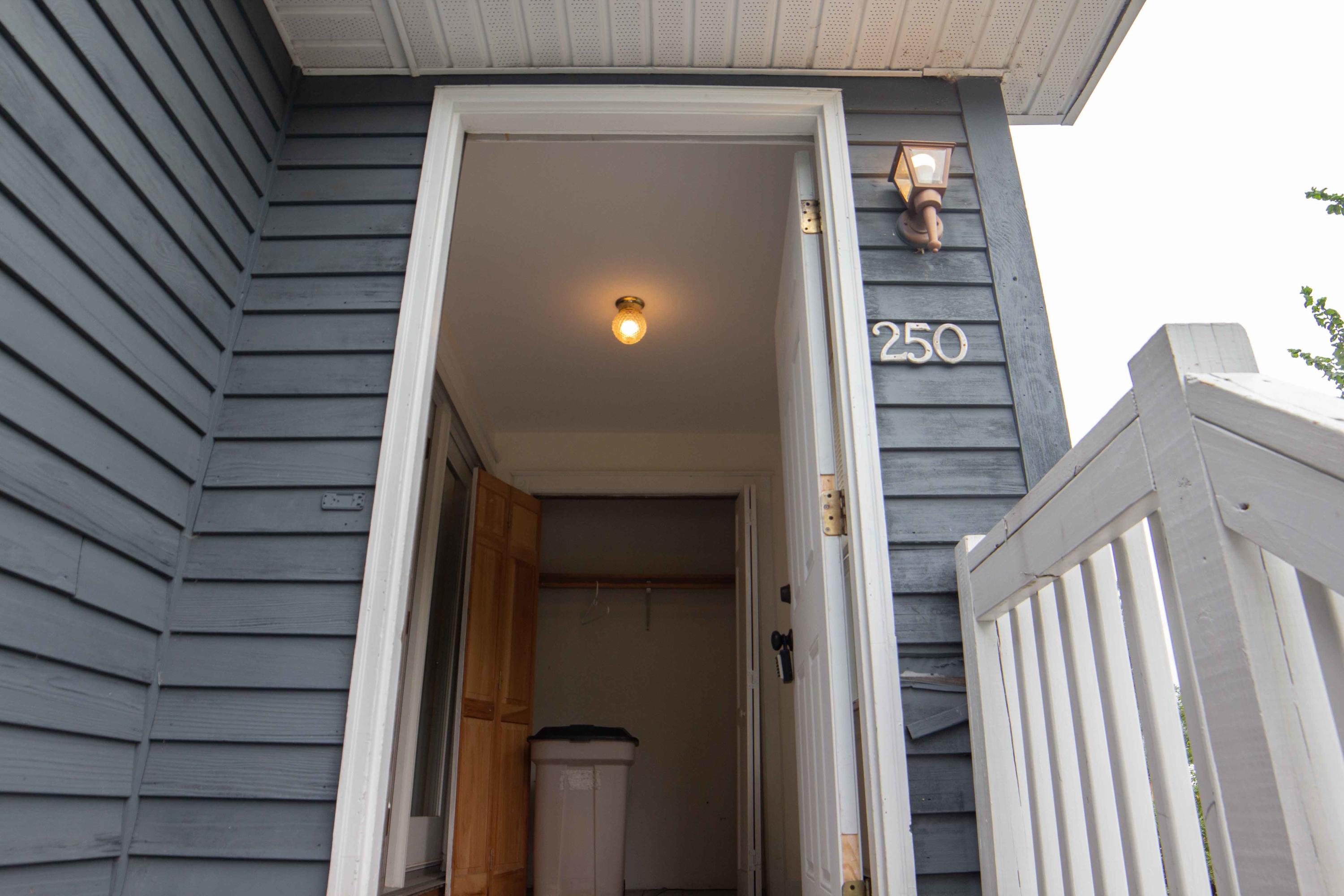 250 Park Road Westbrook, ME 04092 - Photo 4 of 27 entryway (1 of 1)