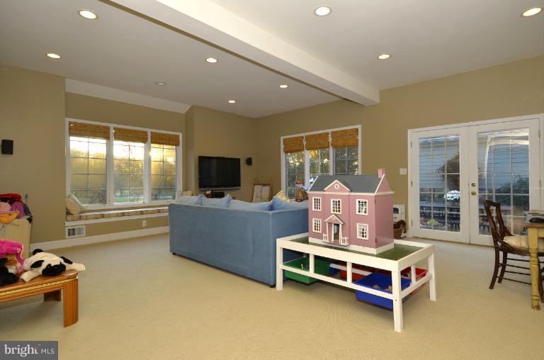 17523 Moore Road Boyds, MD 20841 - Photo 23 of 30 Interior (General)